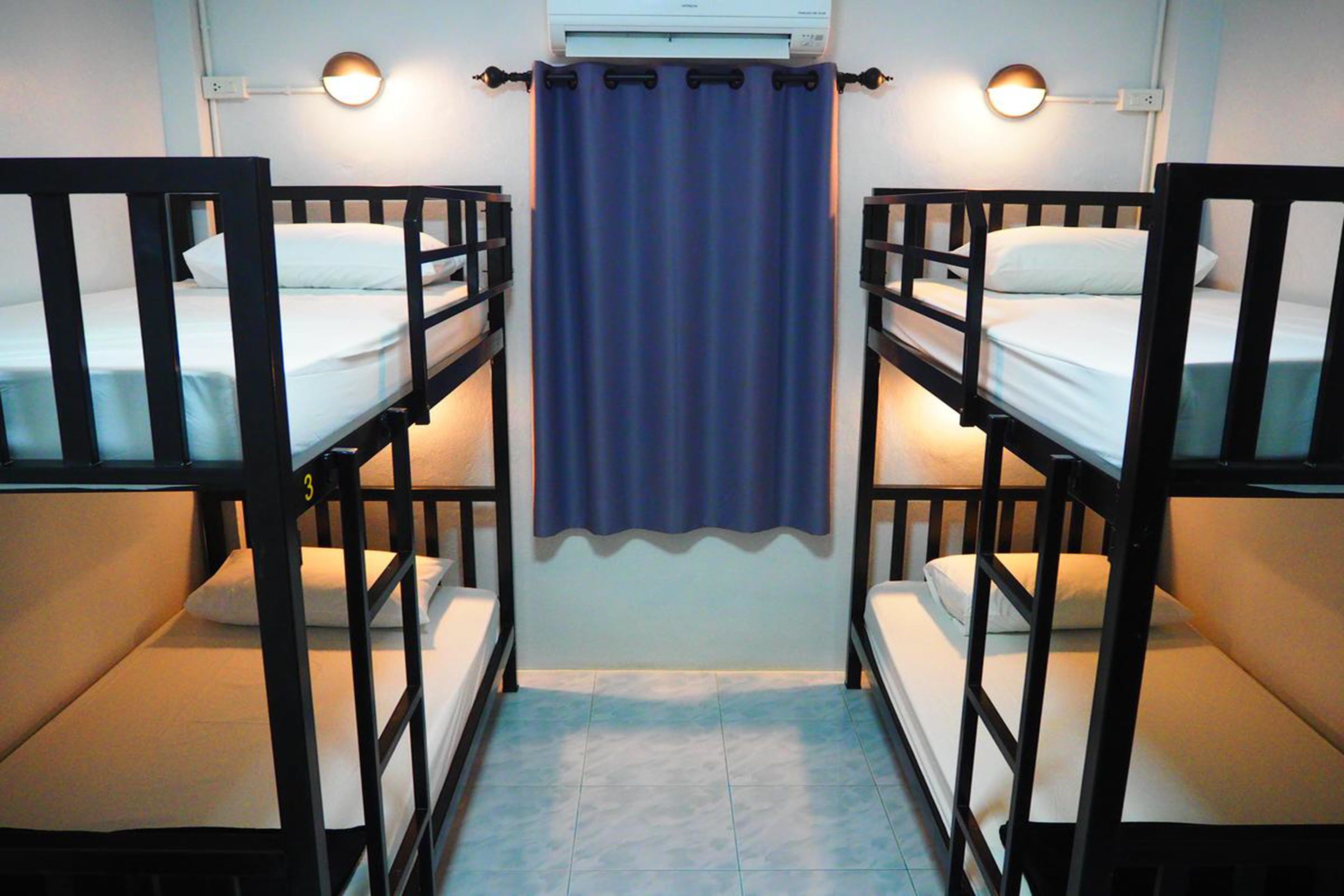 Mixed Dorm | Free WiFi