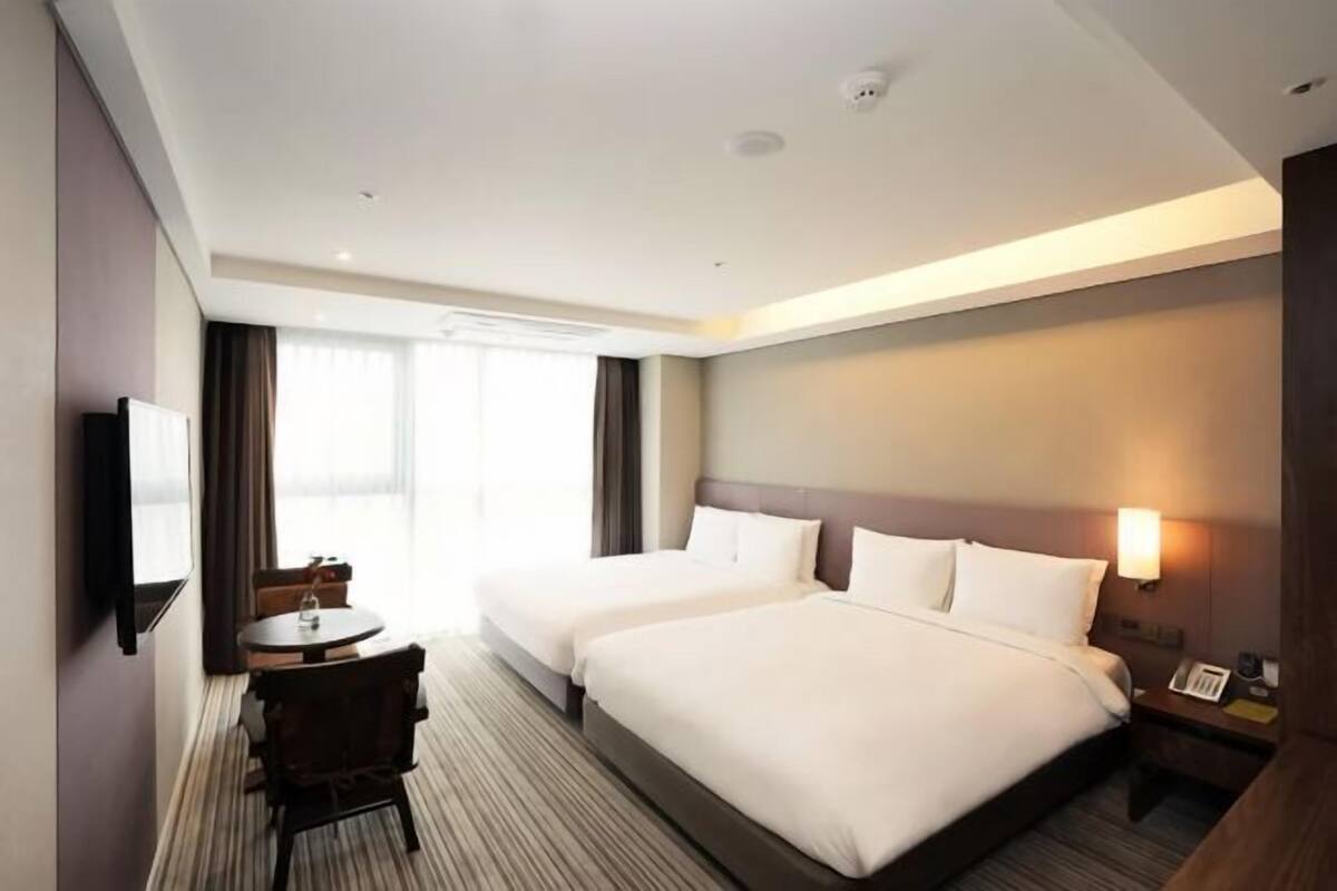 1 quarto, roupas de cama premium, edredons de pluma, cofres nos quartos
