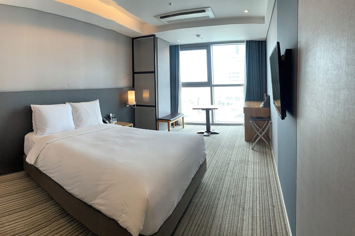 1 Schlafzimmer, hochwertige Bettwaren, Daunenbettdecken, Zimmersafe