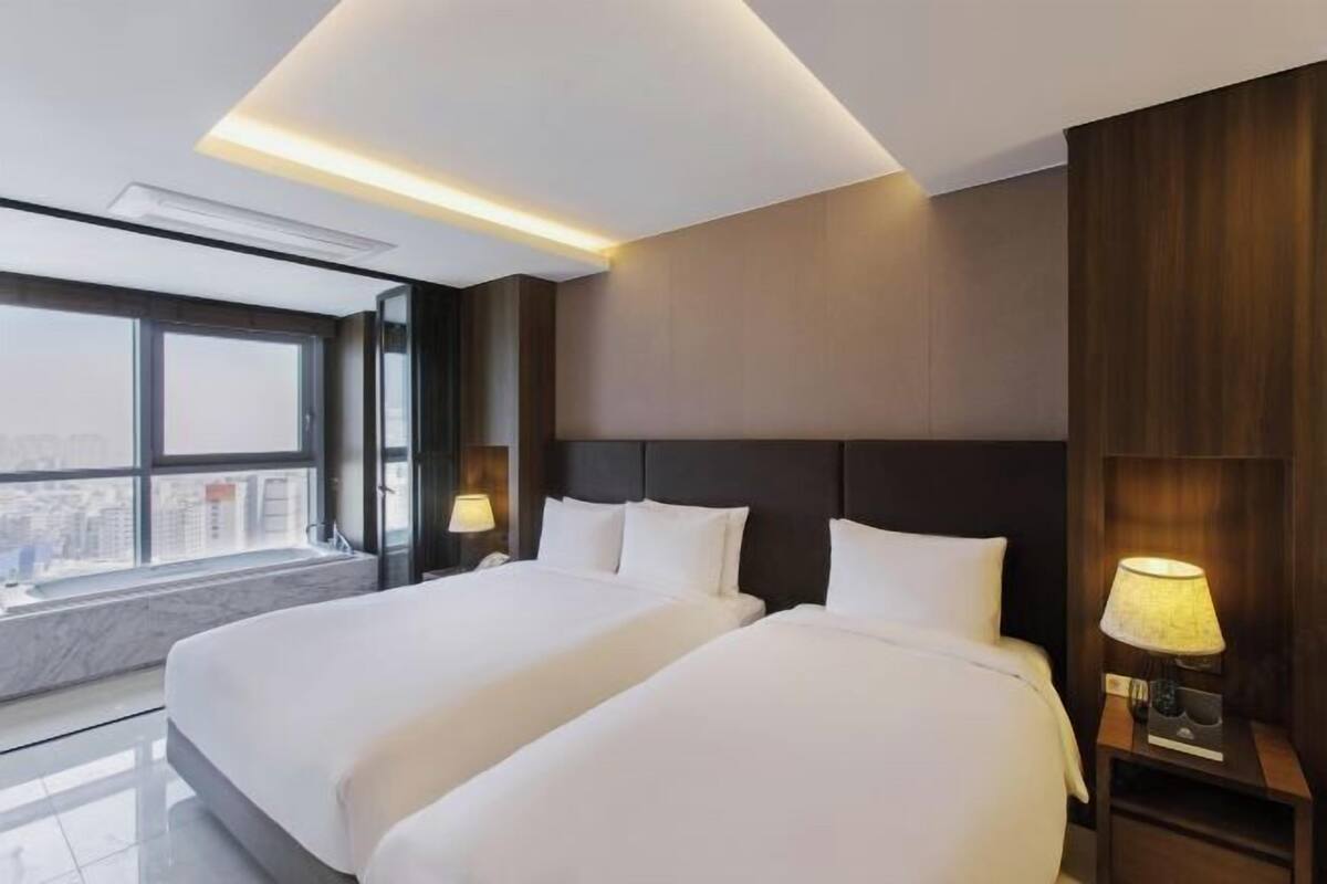 1 quarto, roupas de cama premium, edredons de pluma, cofres nos quartos