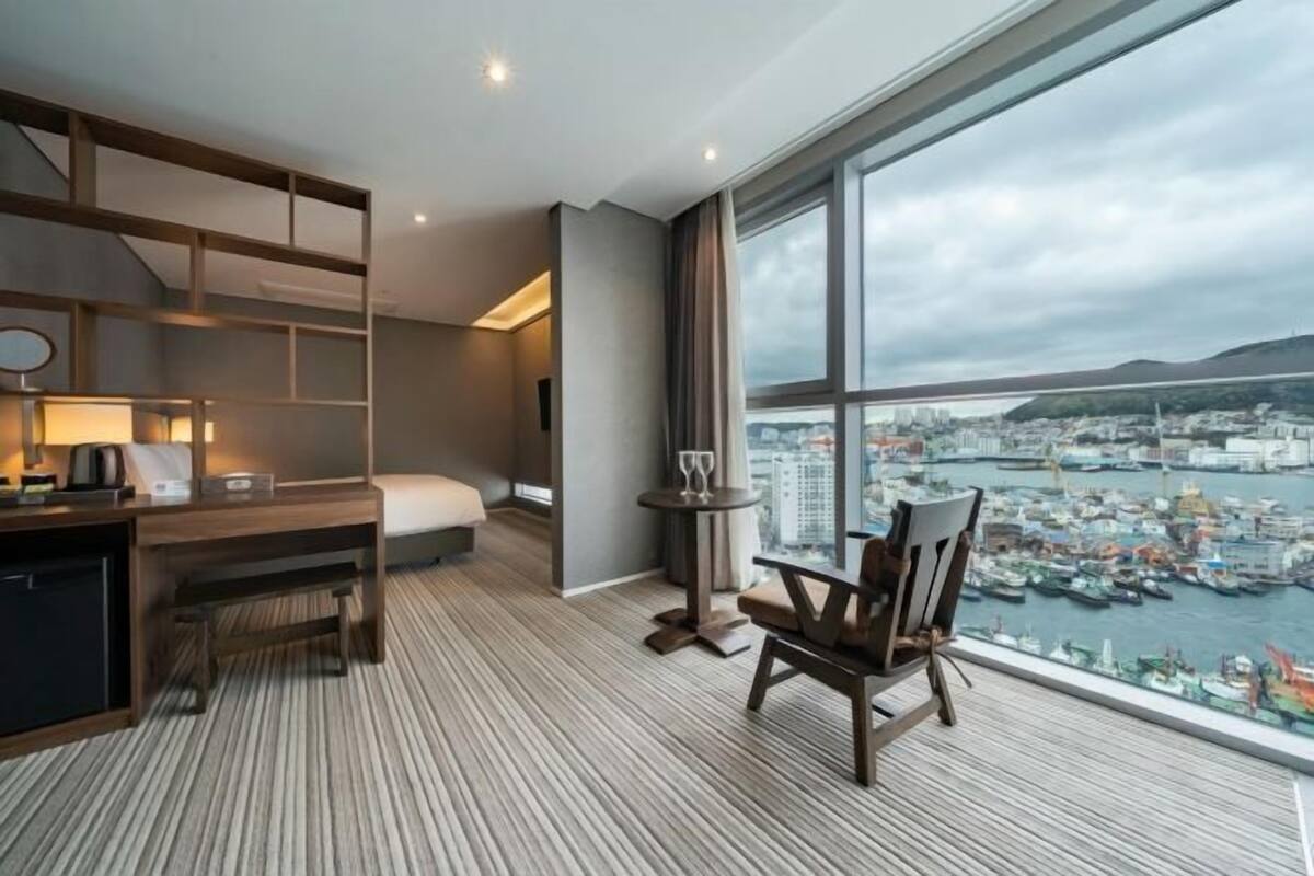 1 quarto, roupas de cama premium, edredons de pluma, cofres nos quartos