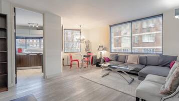 Apartment, 2 Bedrooms | Living room | TV