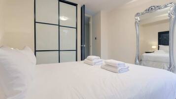 Apartment, 2 Bedrooms | 2 bedrooms, premium bedding, desk, laptop workspace