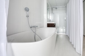 Chambre Confort, vue mer | Salle de bain