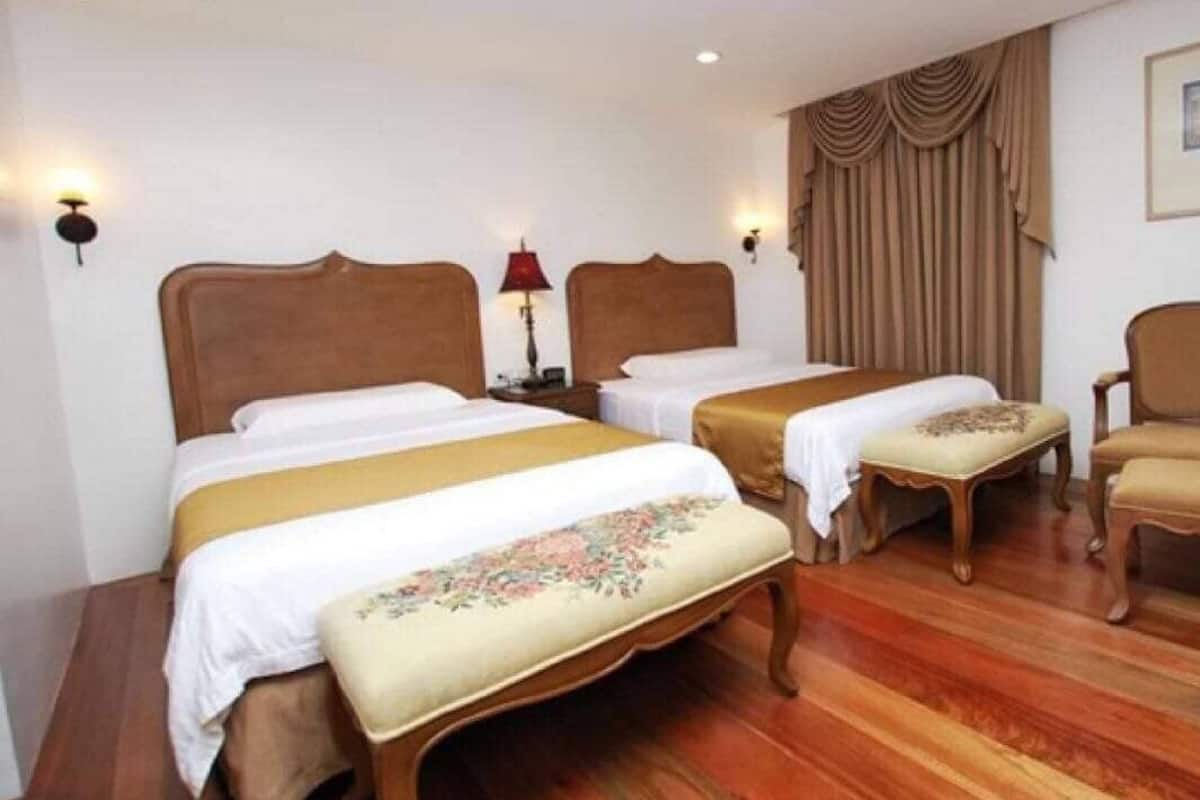 Awesome (Executive Suite)