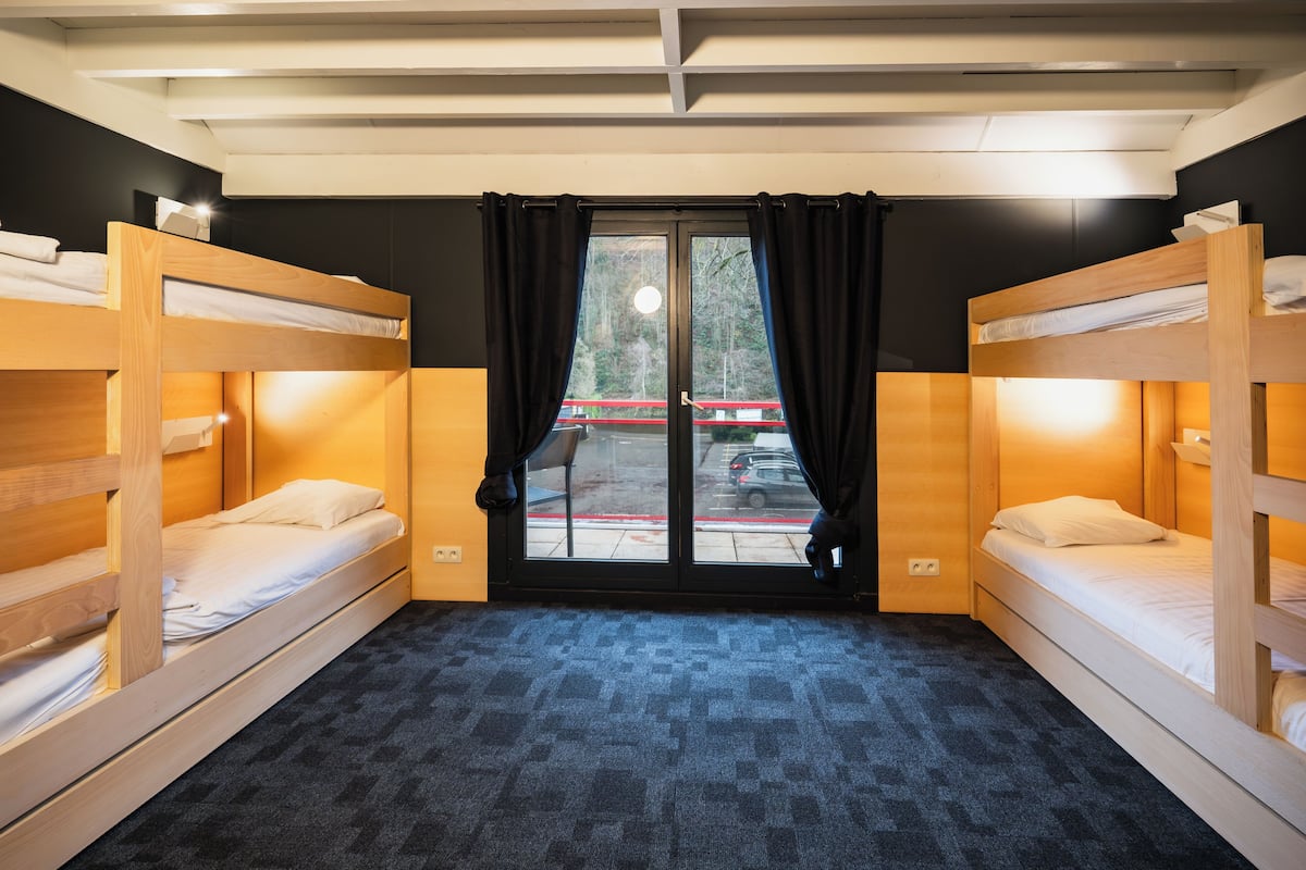 Private Dorm with Balcony