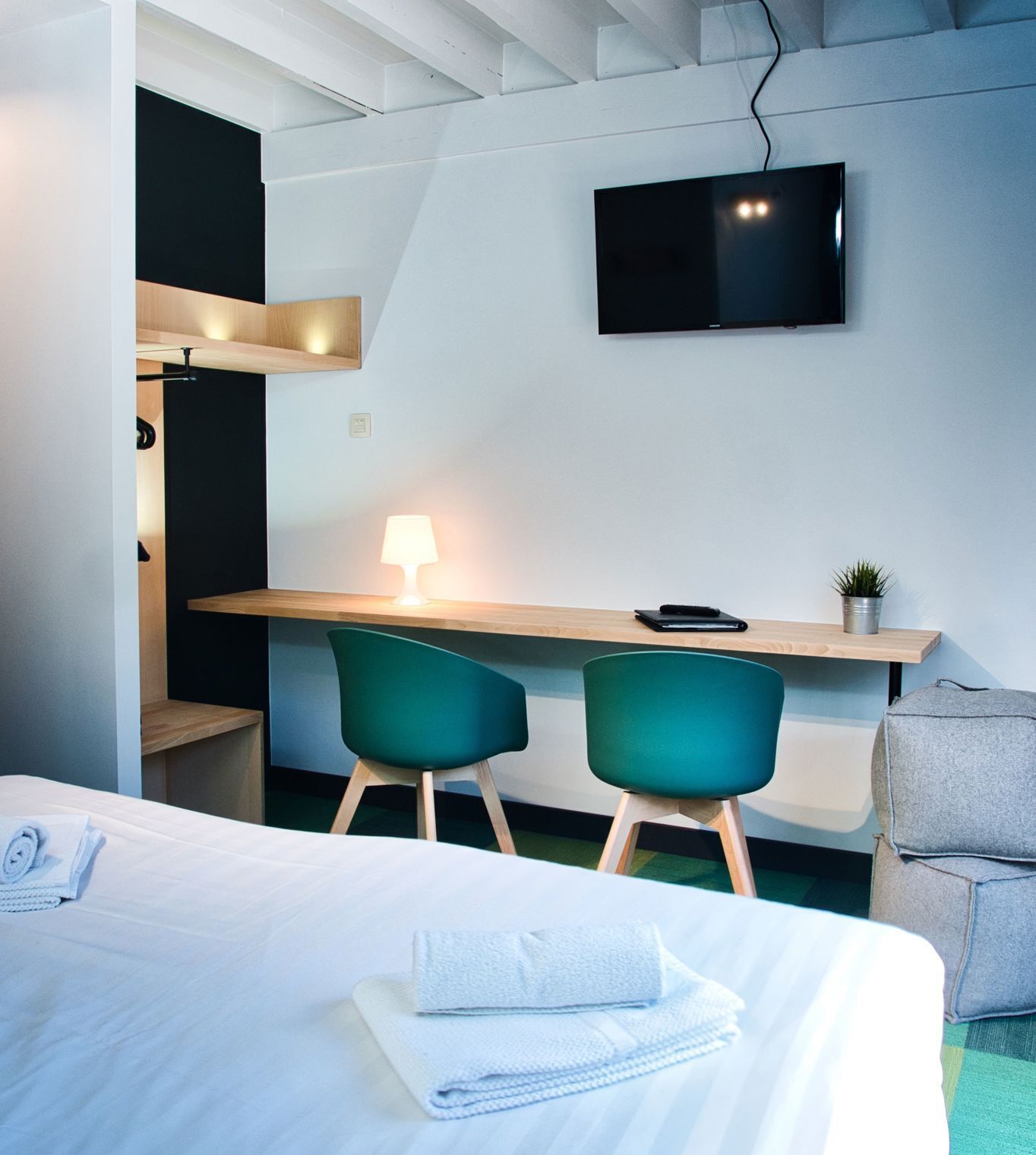 Blackout curtains, free WiFi, bed sheets