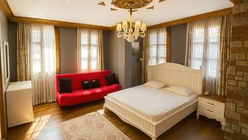 Premium bedding, individually decorated, individually furnished, desk