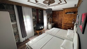 Kamar Quadruple Keluarga | Seprai premium dan didekorasi berbeda-beda