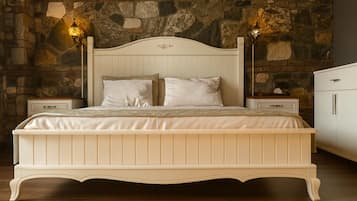 Habitación Deluxe | Ropa de cama de alta calidad y decoración individual