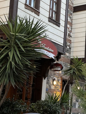 Front of property - La Fontaine Butik Otel (Mudanya)
