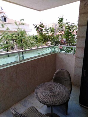 Apartemen Comfort, 2 kamar tidur, pemandangan gunung | Teras/patio