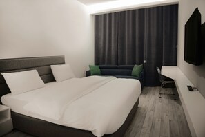 Premium Studio, 1 Bedroom | Frette Italian sheets, premium bedding, in-room safe, laptop workspace - 41 Twelve (Beirut)