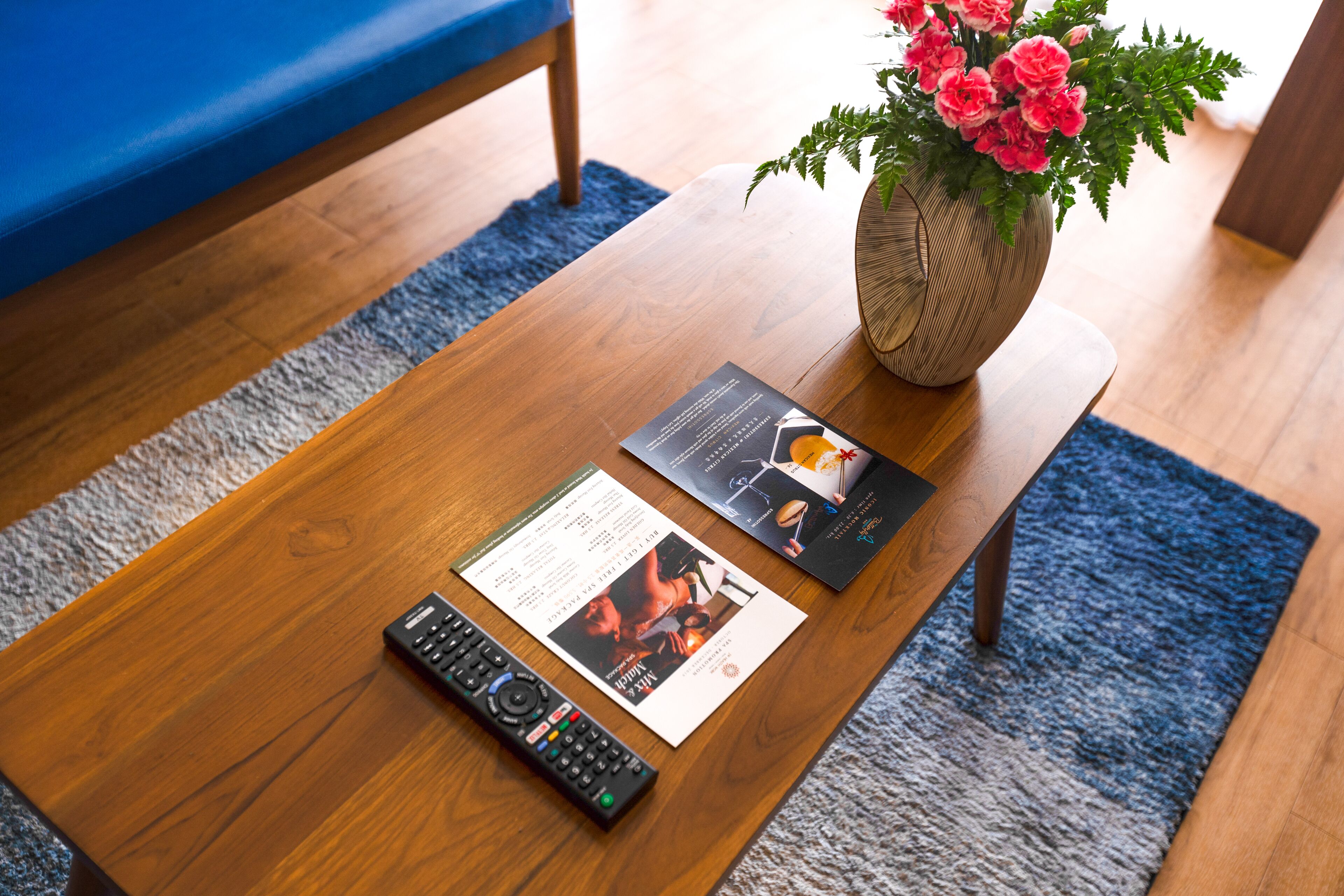 suite with bathtub | living area | flat-screen tv, dvd player