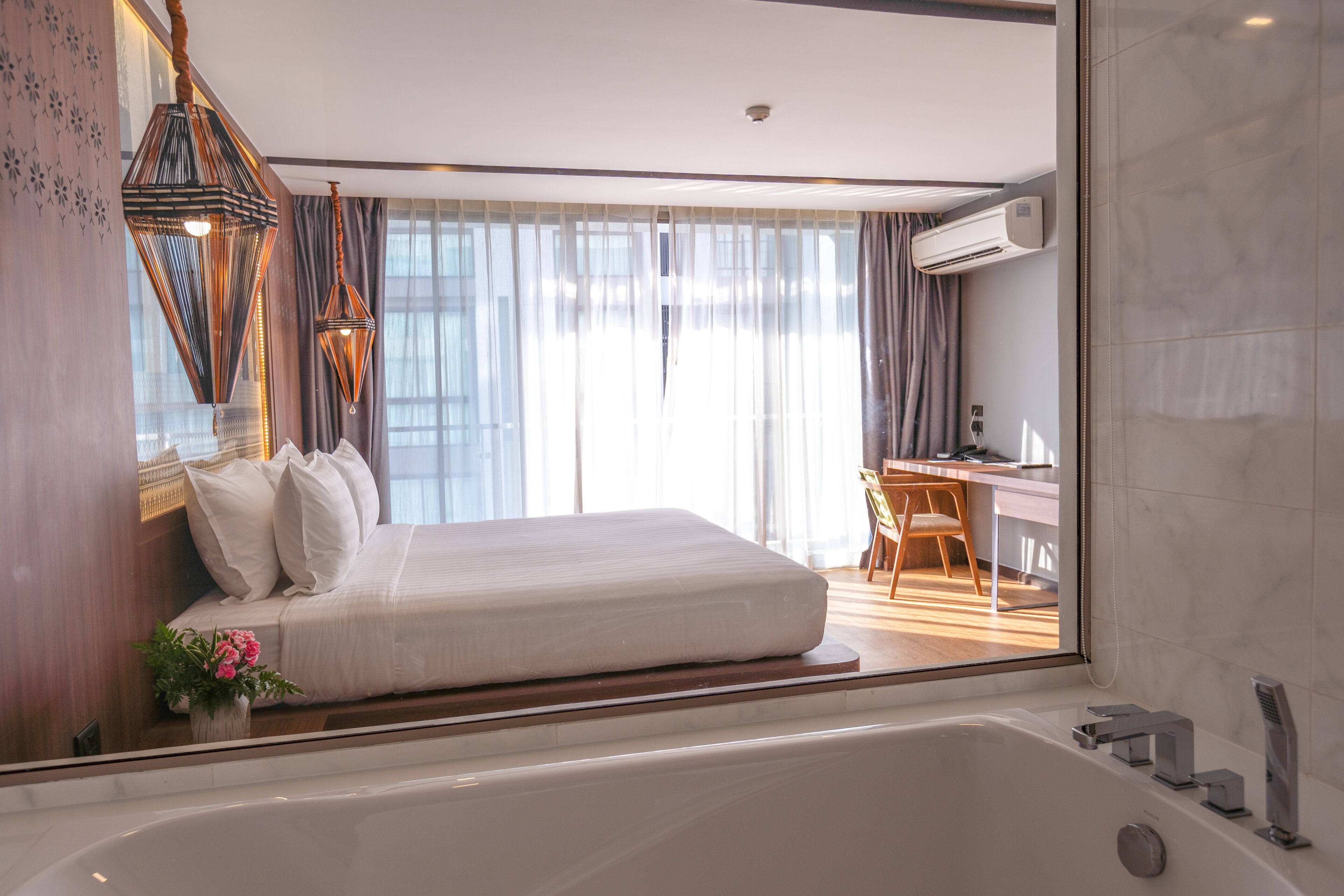 premier king with bathtub | view from room