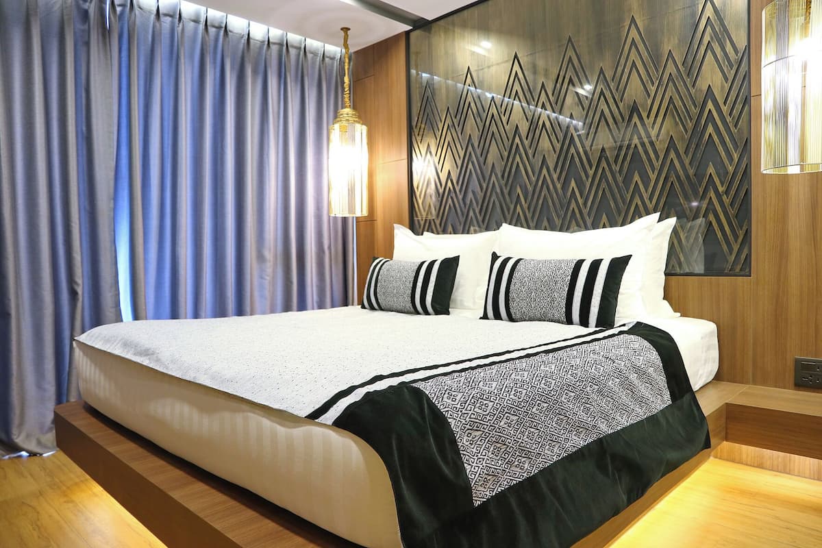 In-room safe, desk, soundproofing, iron/ironing board (on request)
