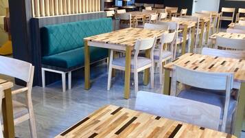 Daily buffet breakfast (THB 300 per person)