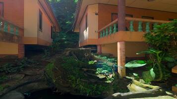 Bungalow with Fan | Desk, free WiFi