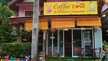 Spécialités Cuisine locale et internationale
