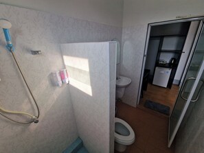 Dutxa, articles de tocador gratuïts i tovalloles 