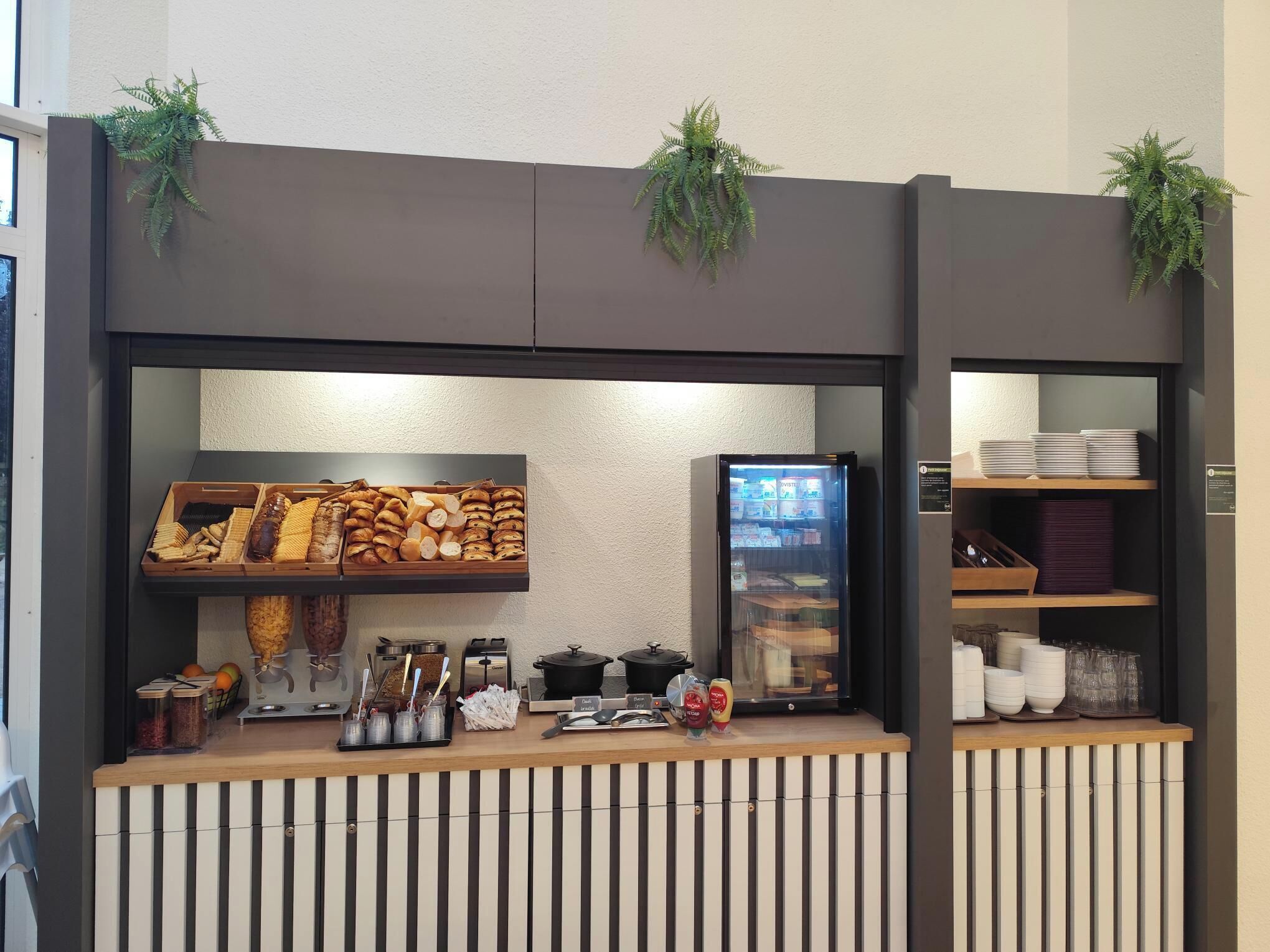 Petit déjeuner buffet servi tous les jours en supplément