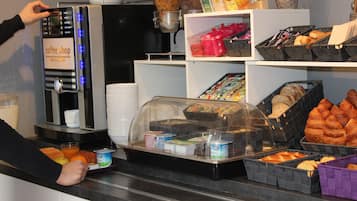 Daily buffet breakfast (EUR 6.90 per person)