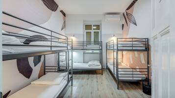 5 chambres, couette en duvet d'oie, coffres-forts dans les chambres
