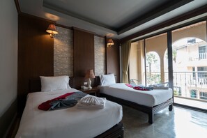 Standard Twin Room | In-room safe, desk, blackout drapes, WiFi (free) - Minatale Phuket (Patong)