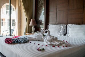 Double Room | In-room safe, desk, blackout drapes, free WiFi - Minatale Phuket (Patong)