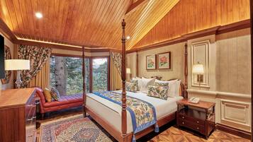 1 bedroom, premium bedding, minibar, in-room safe