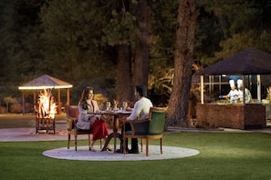 Couples’ dining