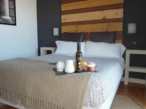 Desk, cots/infant beds, free WiFi - Hotel Rural Porta Coeli (San Miguel del Robledo)