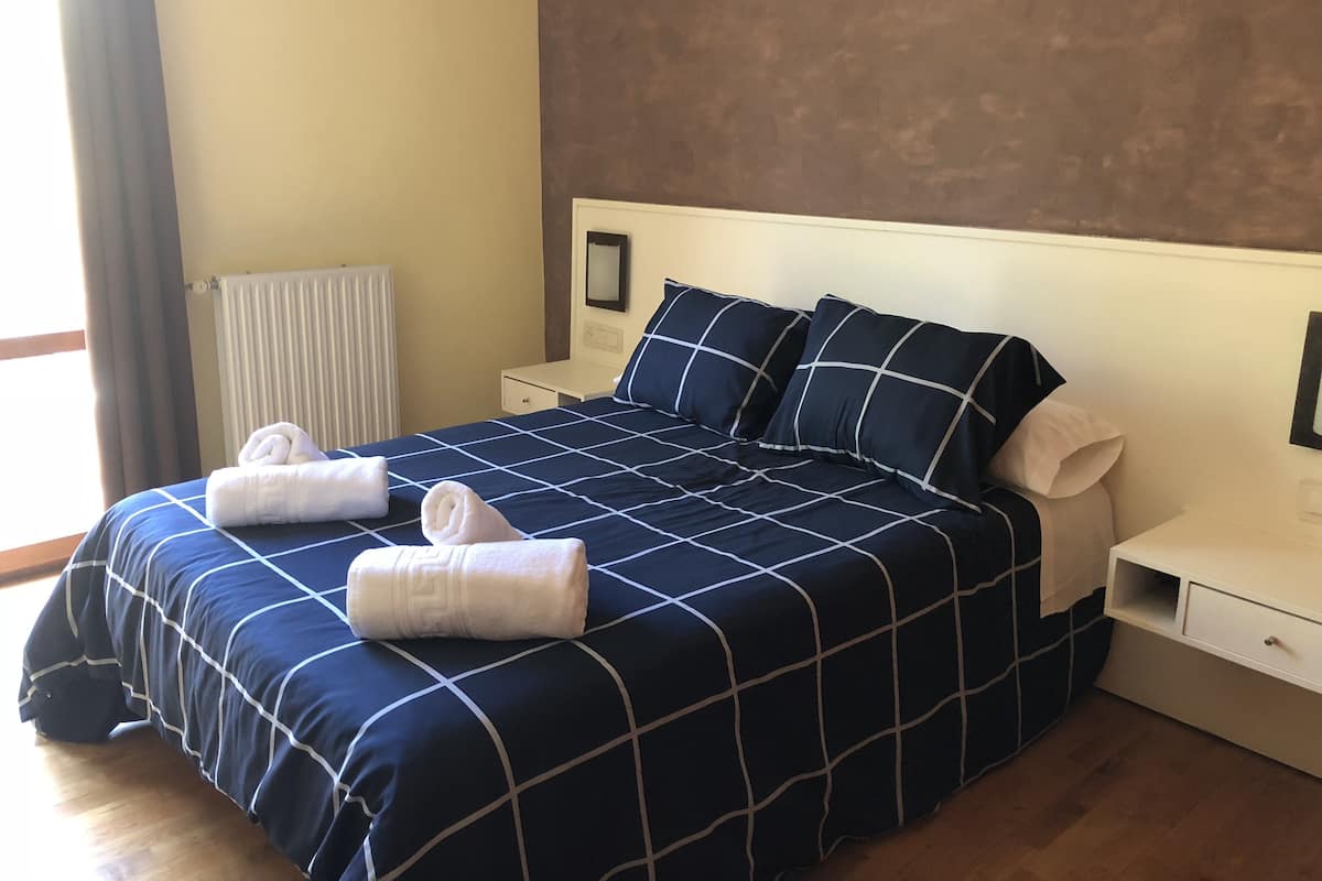Standard-Doppelzimmer | Schreibtisch, Babybetten, kostenloses WLAN
