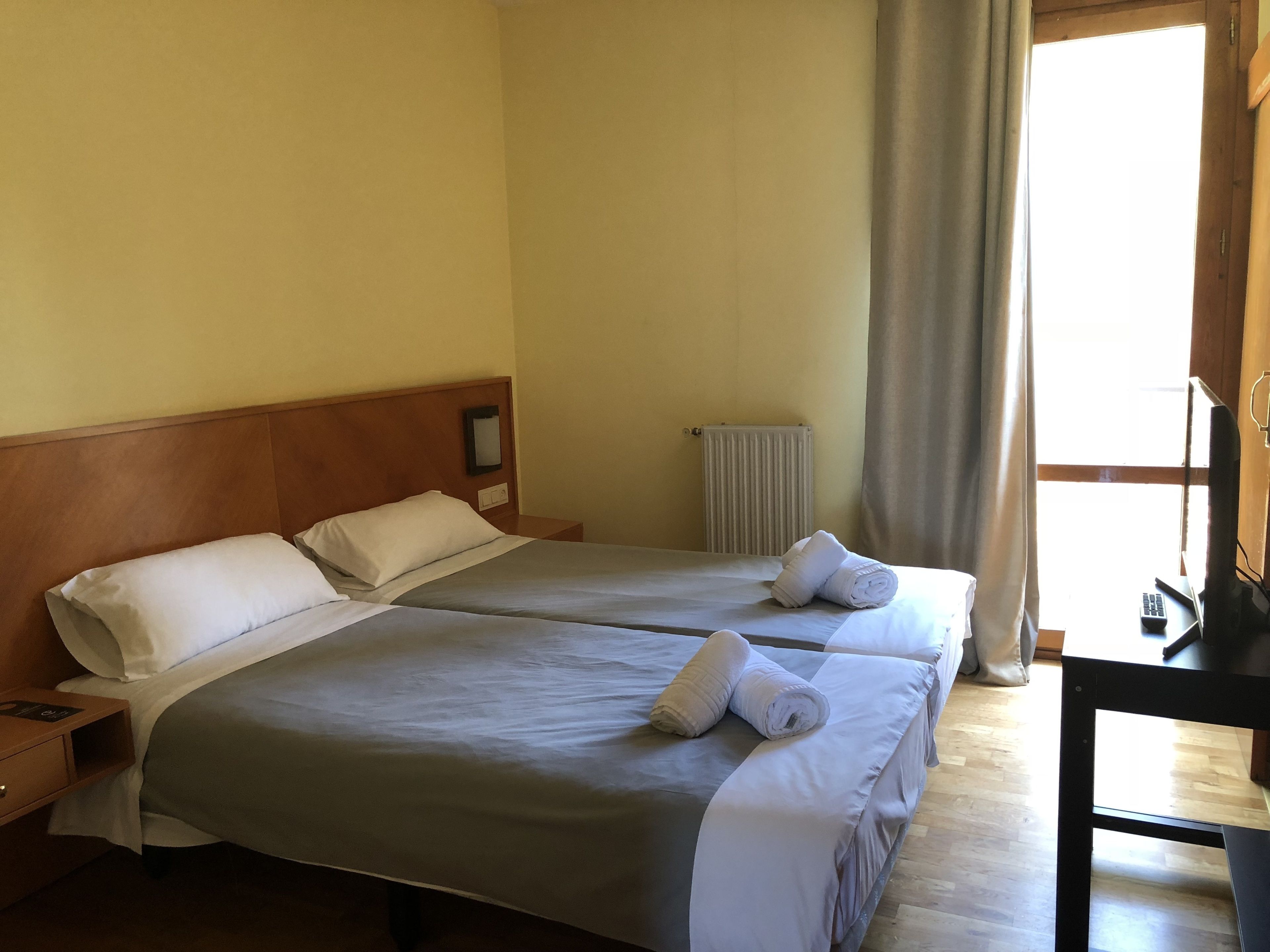 standard double room | desk, cots/infant beds, free wifi