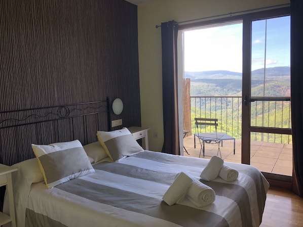 Bureau, lits bébé (en supplément), Wi-Fi gratuit