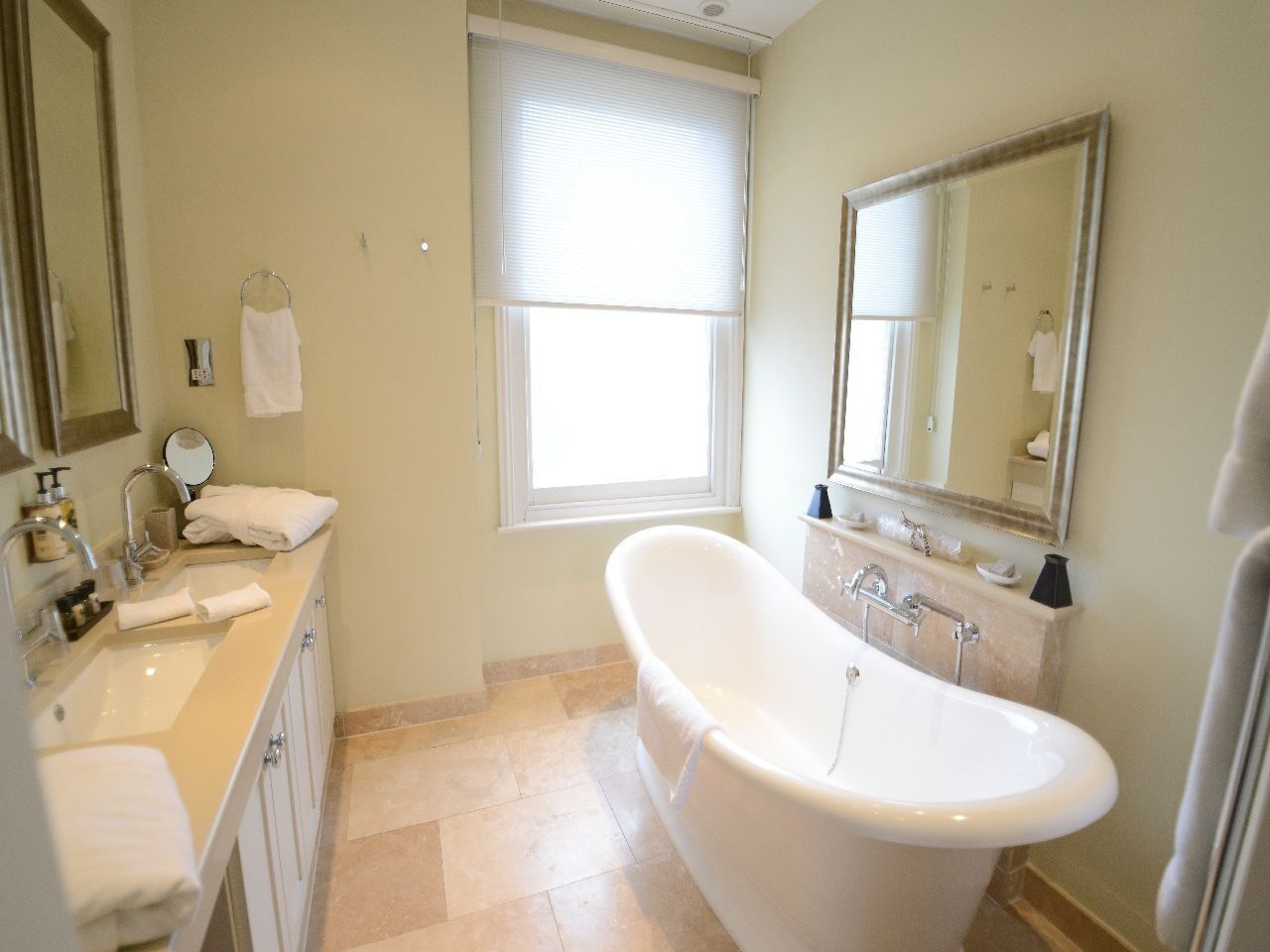 Photo - Gilbey's Bar, Restaurant & Townhouse