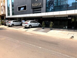 Free self parking
