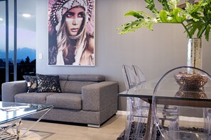 Deluxe-Apartment, 4 Schlafzimmer, Stadtblick | Wohnzimmer