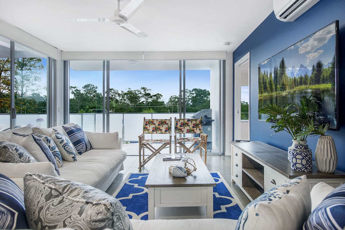 Superior Apartment, 4 Bedrooms, Pool Access, Mountain View | 4 bedrooms, premium bedding, desk, iron/ironing board