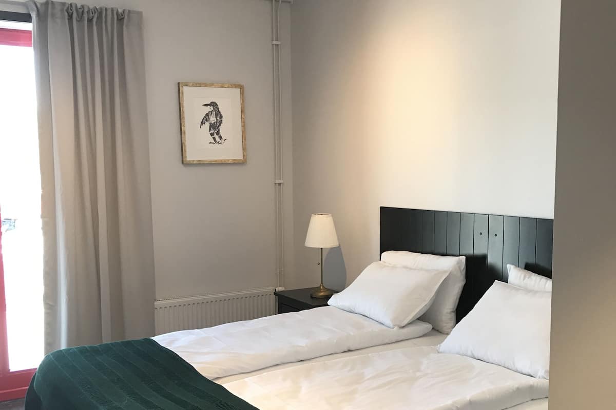 1 bedroom, desk, iron/ironing board, free wifi