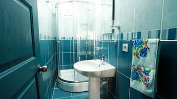 Apartment, 2 Bedrooms | Bathroom shower