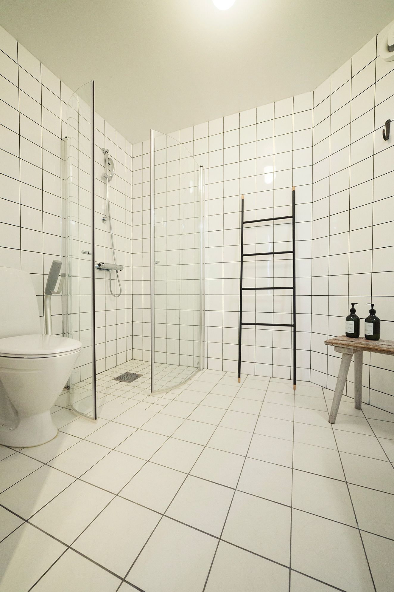 superior room, accessible | bathroom | shower, free toiletries, hair dryer, towels