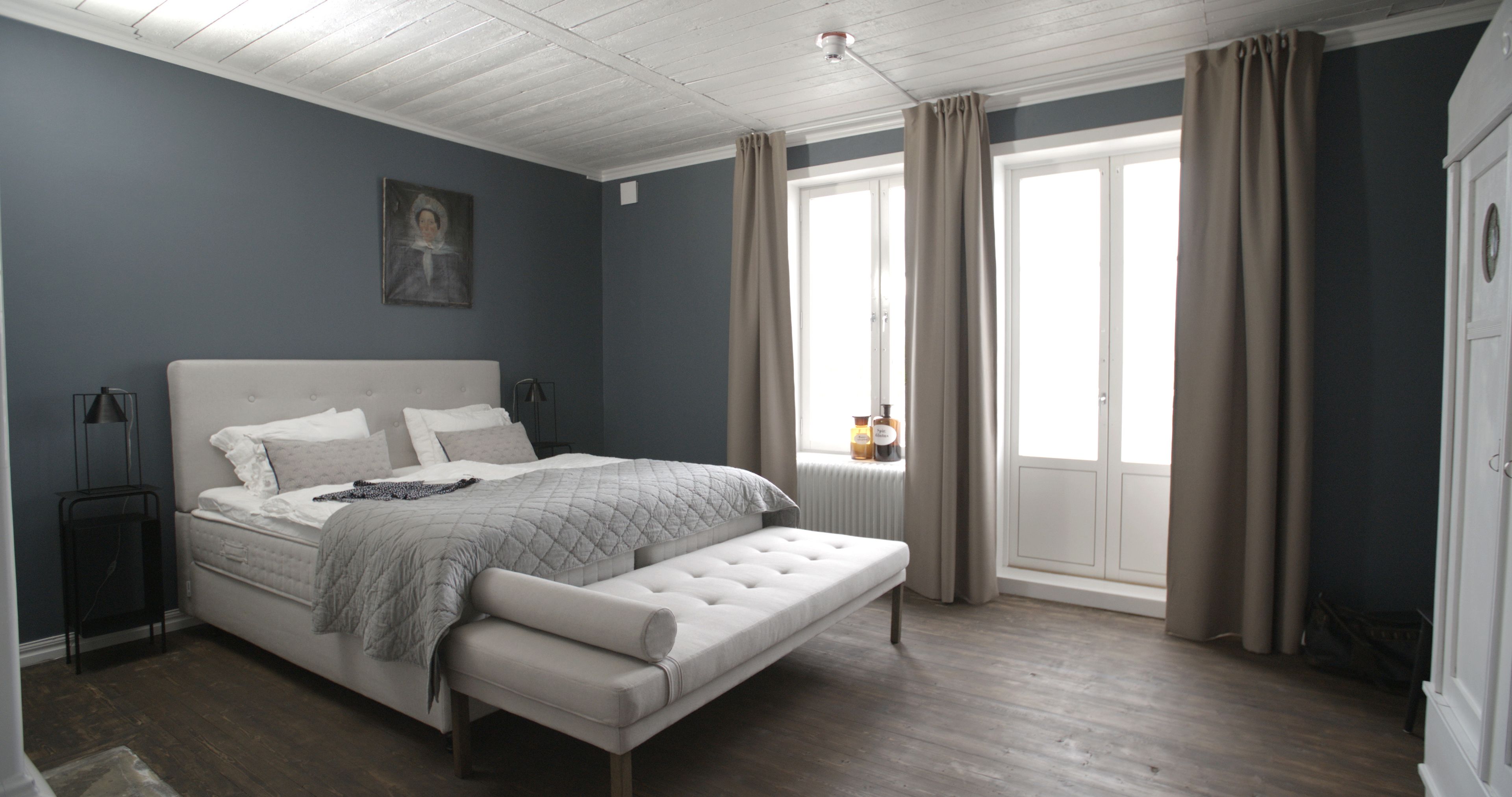 deluxe room | premium bedding, blackout curtains, soundproofing, iron/ironing board