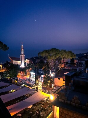 Façade de l’hébergement - soirée/nuit