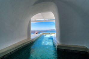 Executive Suite (With Heated Mini Pool) | Terrace/patio
