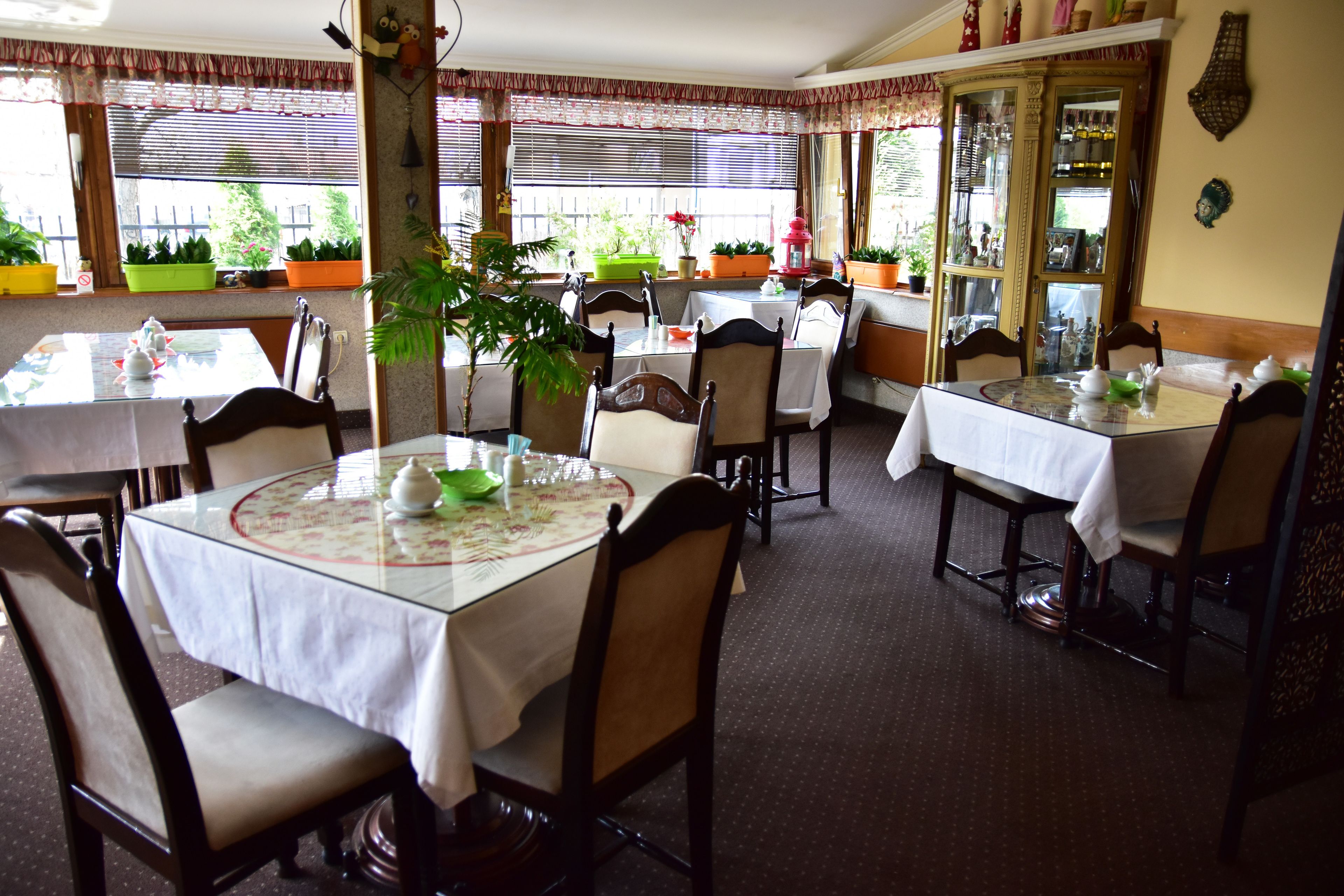 daily buffet breakfast (eur 6 per person)