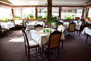 Daily buffet breakfast for a fee - Hotel Lav (Belgrade)