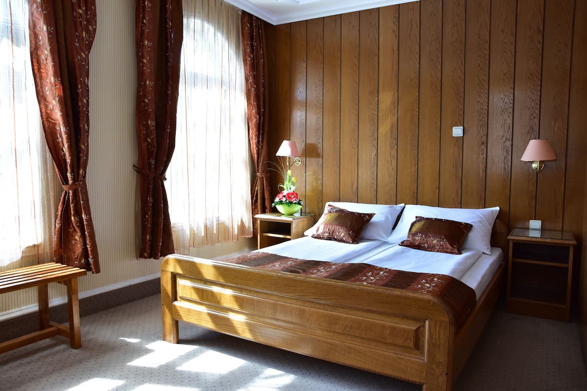 Suite | 1 chambre, minibar, coffres-forts dans les chambres, bureau