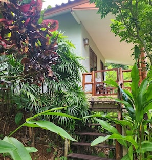 Chompoo | 笔记本电脑工作区、免费 WiFi、床单