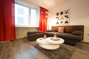 Apartament (Top 7 ) | Sala d'estar | Televisor de pantalla plana 